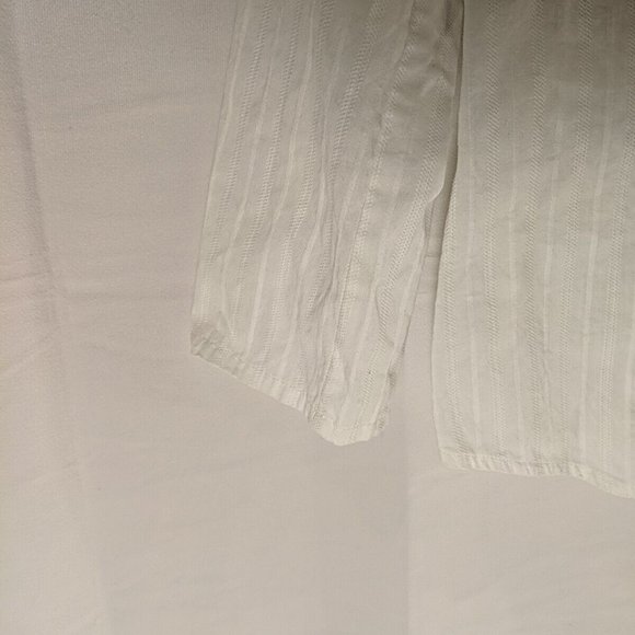 JH Collectibles Petite White Blouse Button-up Shirt V-neck 3/4 Sleeves Peasant M - Picture 4 of 12